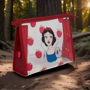 NEW Disney SNOW WHITE Travel Make-up Pencil Zippered Cosmetic Bag By Mad Beauty